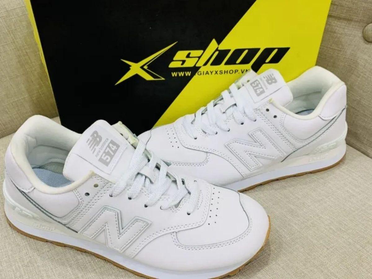 New Balance 574 màu trắng lọt vào “mắt xanh” của nhiều người đam mê giày thể thao