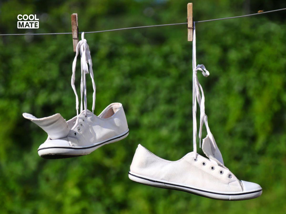  Không nên để giày tiếp xúc với ánh nắng mặt trời