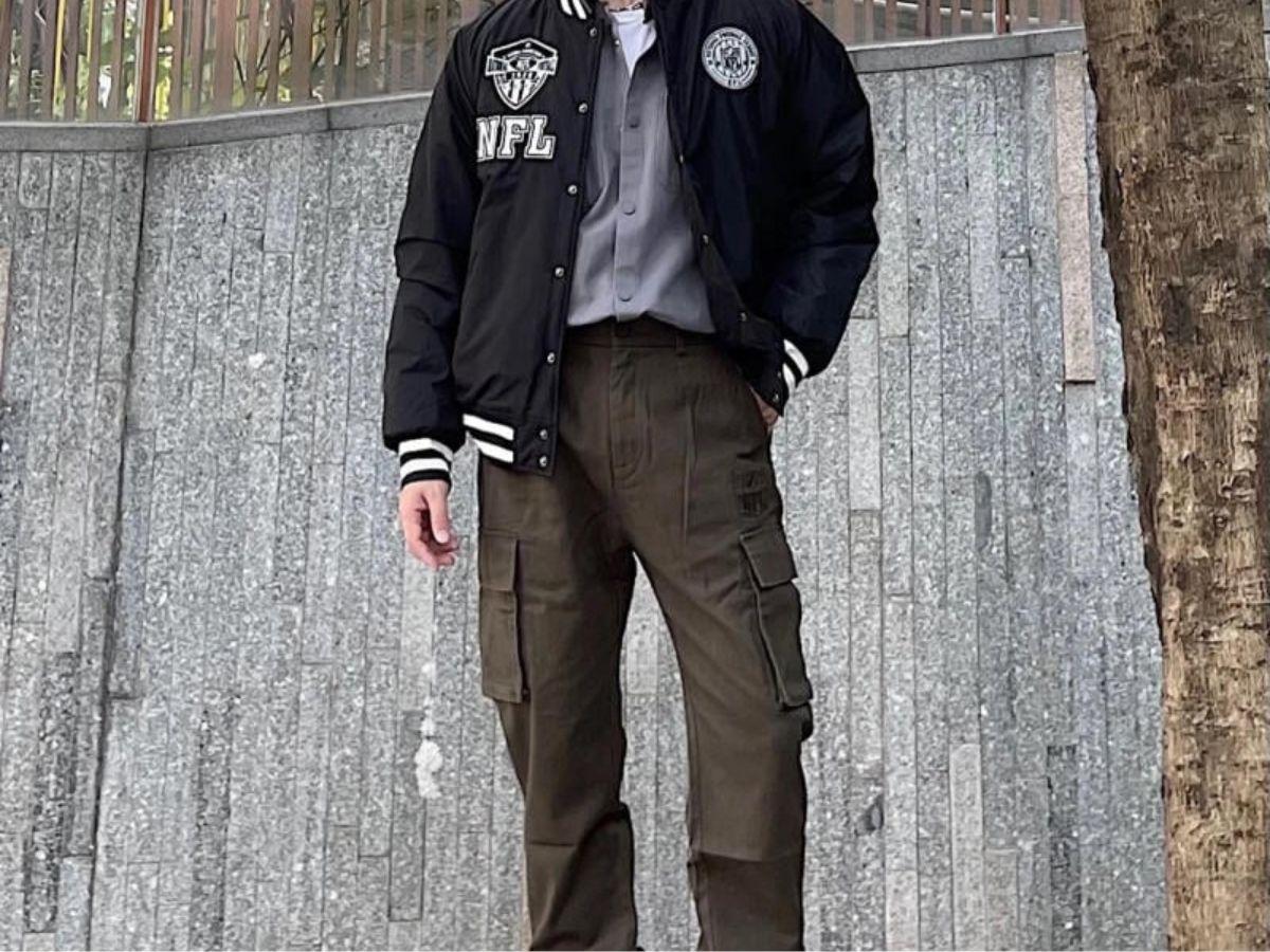 Kết hợp áo bomber với quần cargo