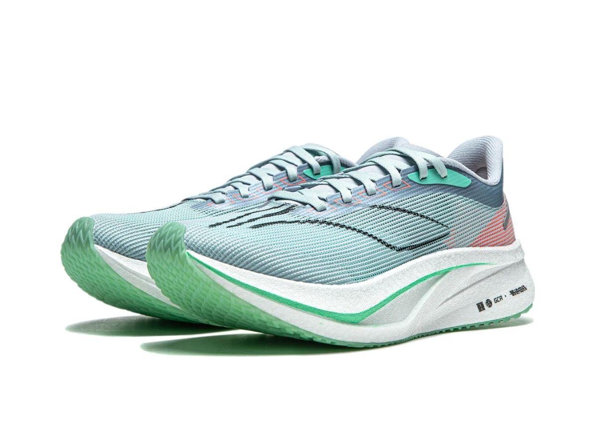 Giày chạy bộ Hoka One One siêu nhẹ, đệm êm