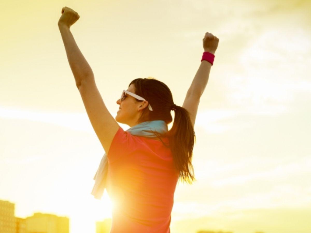 Tư thế con thuyền giúp bạn cảm thấy sảng khoái và tràn đầy năng lượng