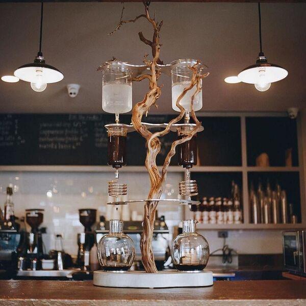 Cold Brew: Hình ảnh minh họa về cà phê Cold Brew theo phong cách Kyoto