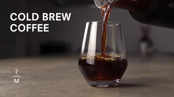 Cold Brew: Hình ảnh minh họa về sự tiện lợi
