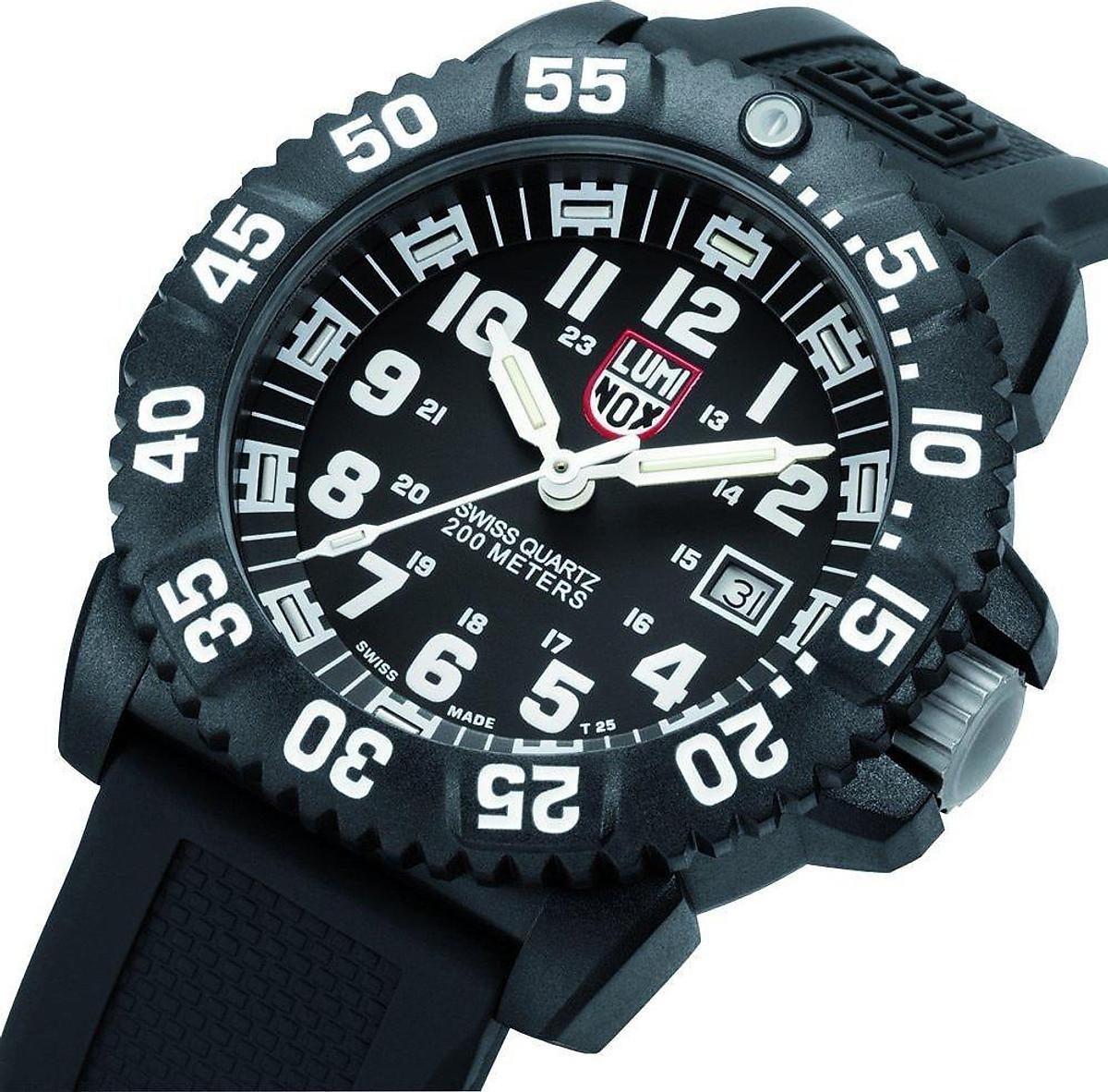 3051 EVO Navy SEAL là sự kết hợp hoàn hảo giữa đồng hồ lặn và đồng hồ quân đội