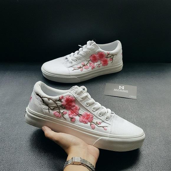 Mẫu giày Vans Old Skool custom họa tiết thêu