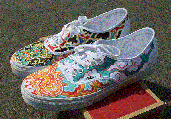 Mẫu giày Vans Old Skool custom họa tiết hoa