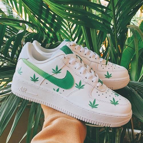 Mẫu giày Nike Air Force 1 custom màu xanh lá cây của PAM