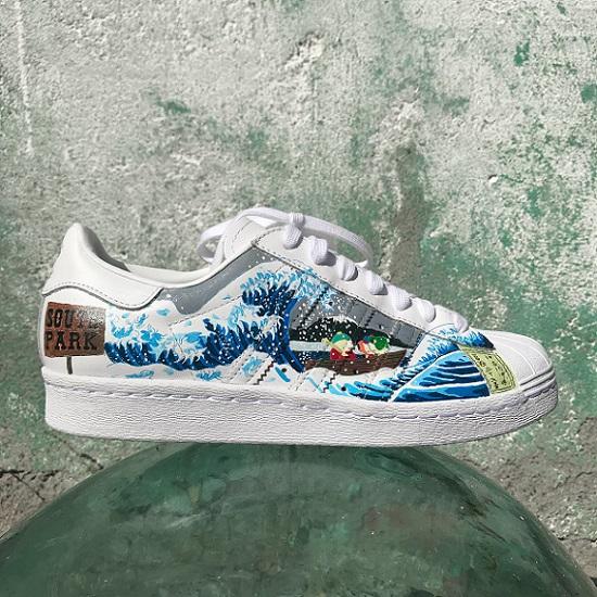 Mẫu giày Adidas Superstar custom họa tiết sóng thần và nhân vật South Park