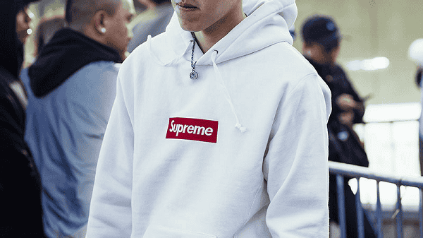 ao-hoodie-ban-chay-nhat-shopeeÁo hoodie Supreme cũng không kém cạnh khi nằm trong Top Best Seller