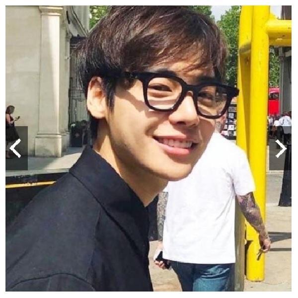 Gọng kính vuông thời trang