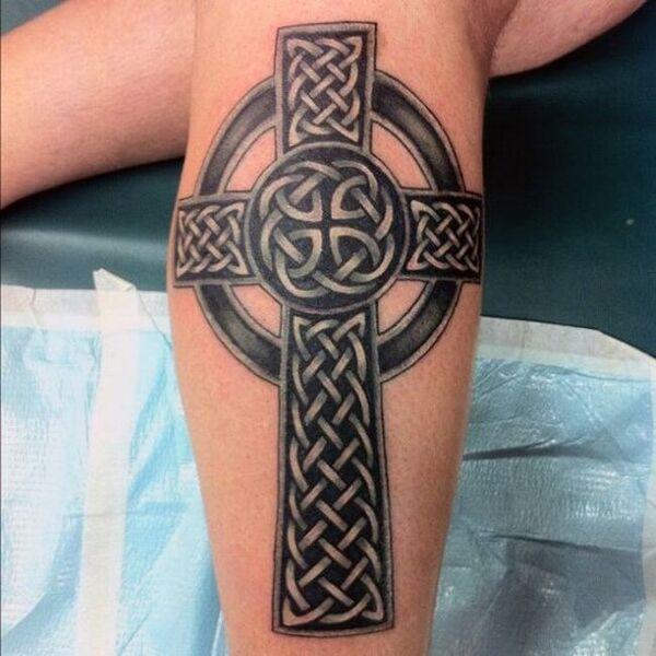 Hình xăm chân nam Celtic