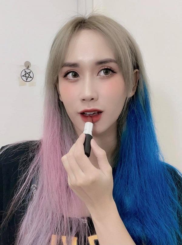 hương witch schannel là ai 
