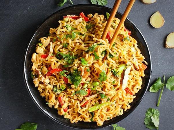 Mì xào thập cẩm