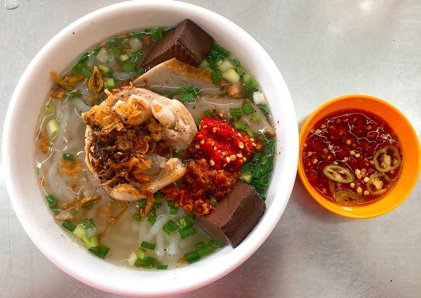 Bánh canh giò heo