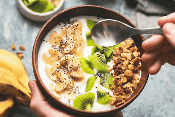 Yến mạch trộn ngũ cốc và hoa quả