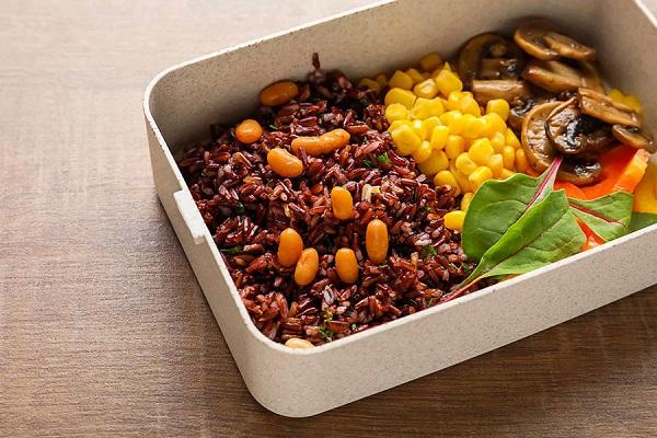 Cơm gạo lứt và các món luộc