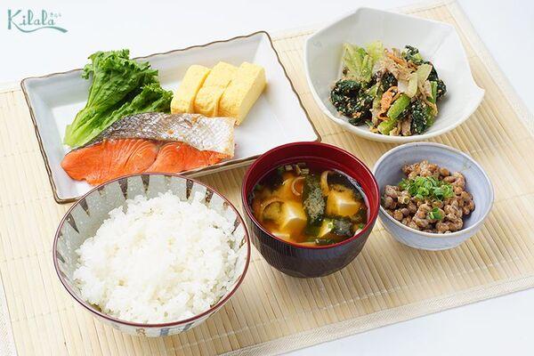 Bữa sáng tối giản của người Pháp