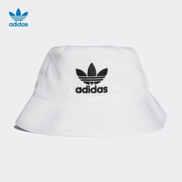 Mũ của Adidas có thiết kế trẻ trung, năng động, thoải mái khi vận động mạnh, phù hợp cho các hoạt động ngoài trời