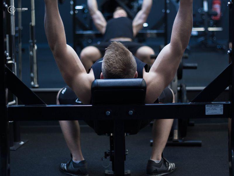 20-bai-tap-giup-chang-mac-ao-thun-dep-thu-hut-moi-anh-nhin-2225