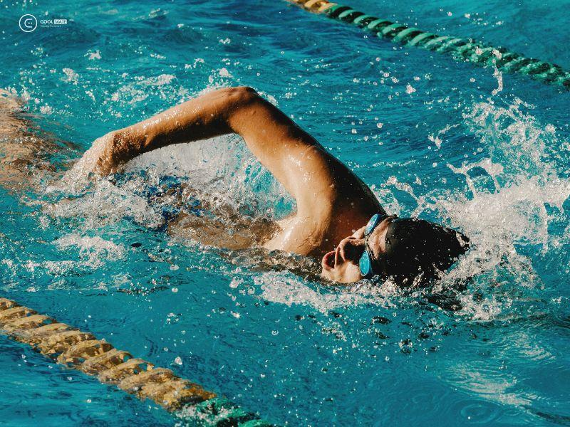 20-bai-tap-giup-chang-mac-ao-thun-dep-thu-hut-moi-anh-nhin-2225