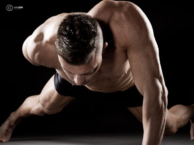 20-bai-tap-giup-chang-mac-ao-thun-dep-thu-hut-moi-anh-nhin-2225