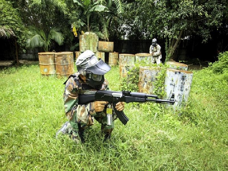 Không gian bắn súng rộng, thoáng