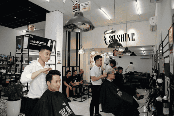 Nhắc đến barber shop nam tại Sài Gòn thì không thể không nhắc đến barber shop 30Shine