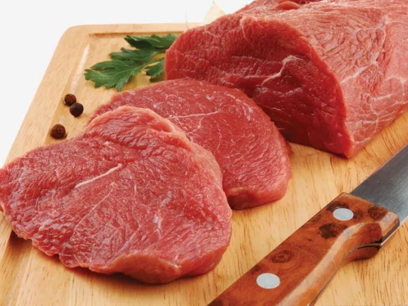 Nam giới bị mụn không nên ăn thịt bò