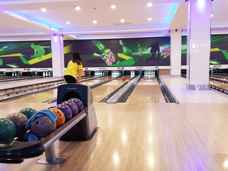 Hero World Game là một trong những địa chỉ chơi bowling được nhiều bạn trẻ thích thú