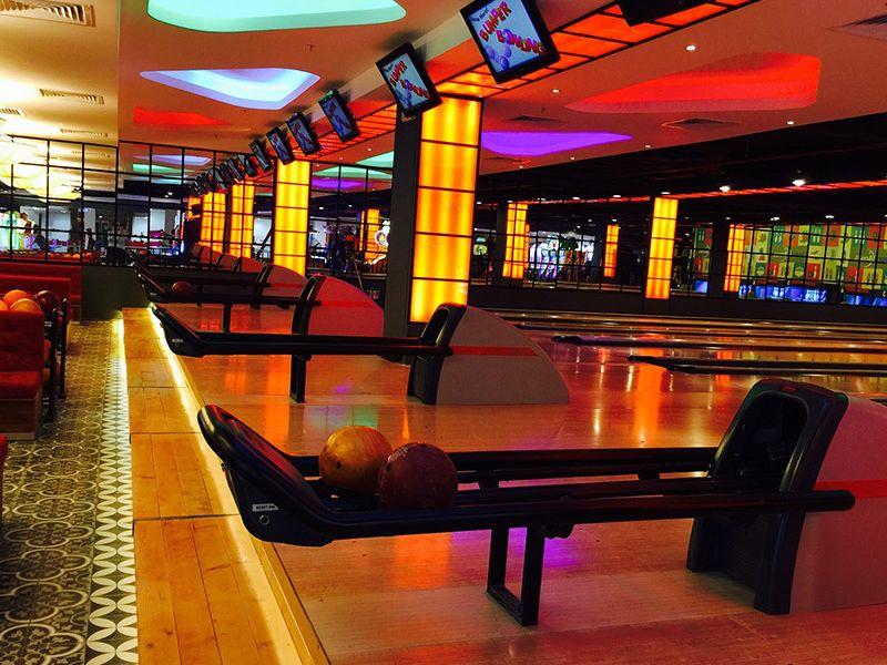 Bowling Vạn Hạnh Mall mở cửa từ 9h sáng đến 10 giờ đêm