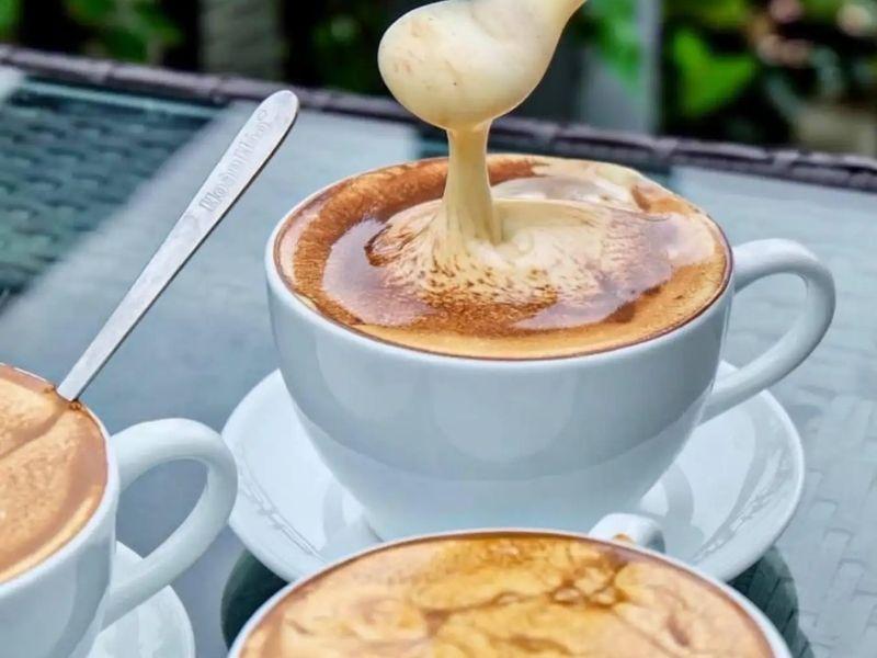 Cách pha cà phê trứng ngon