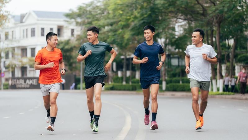 chay-bo-lai-bi-ngua-chan-2262