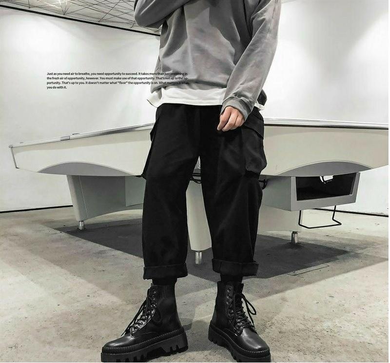 Phối đồ với giày chunky boots nam cùng quần Baggy năng động