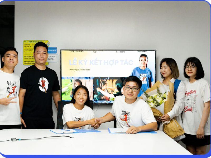Huỳnh Như kết hợp cùng Coolmate trong BST "The Moment"