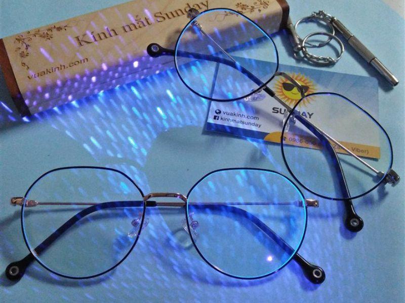 kinh-chong-anh-sang-xanh-co-nen-su-dung-167