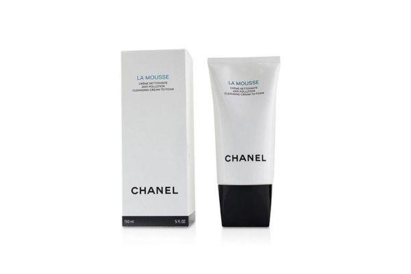 Sữa rửa mặt tốt nhất hiện nay của Chanel được thiết kế toát ra vẻ đẹp của sự quý phái