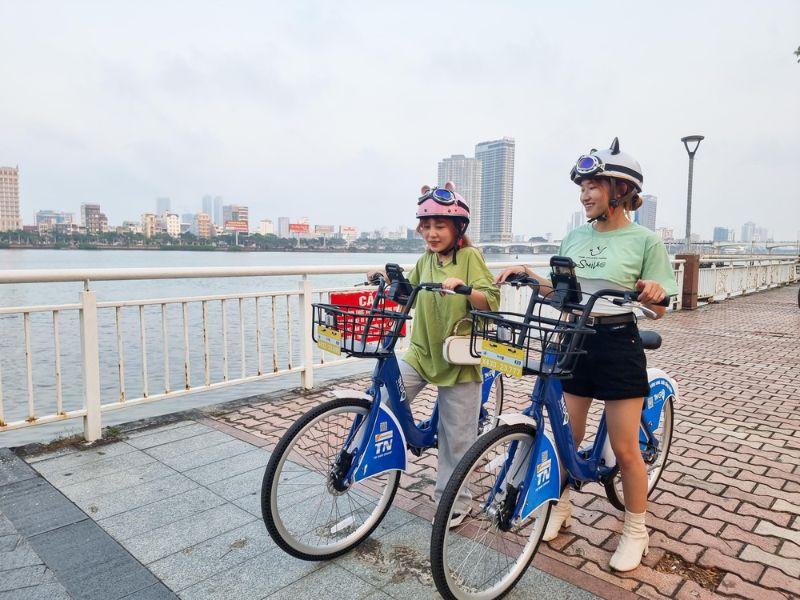 Đạp xe rèn luyện thể thao