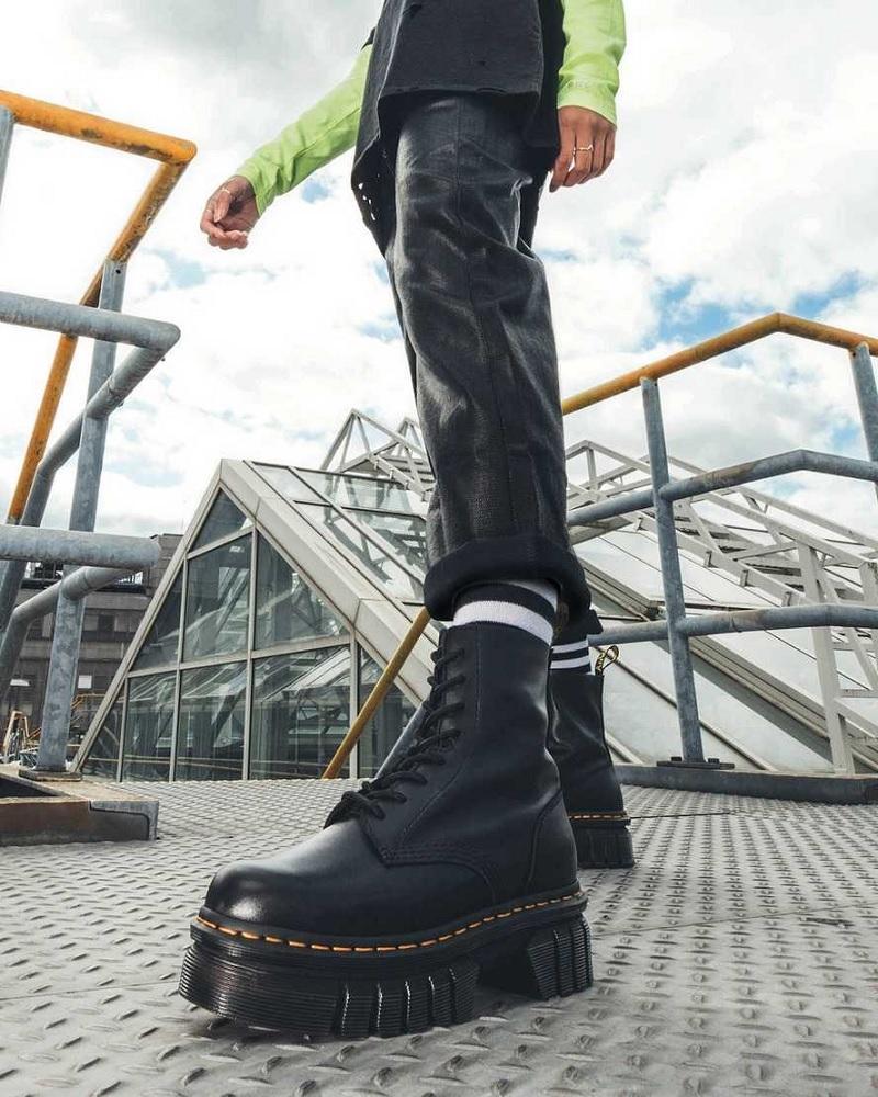 Kết hợp giày chunky boots và quần Skinny