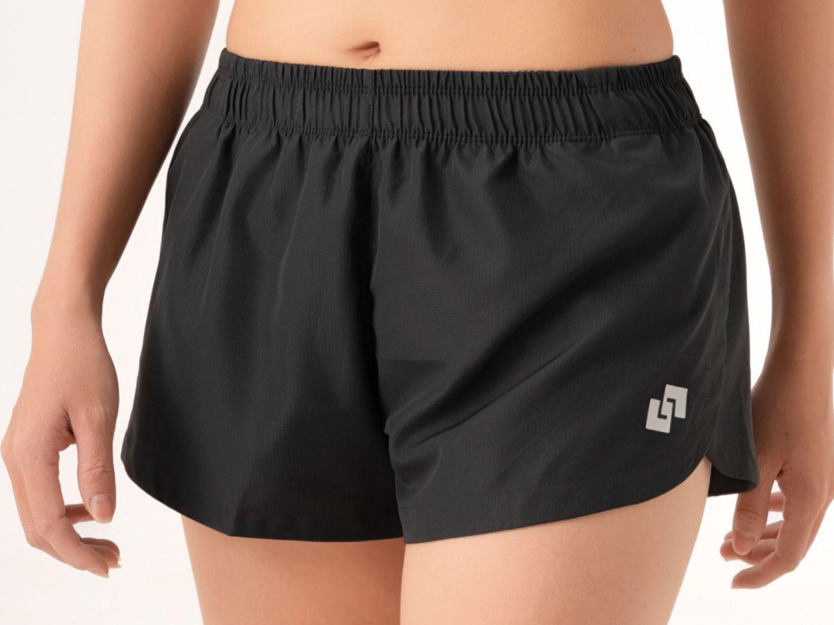Với quần short thể thao thì dù ở phong cách nào bạn đều có thể tìm được cách phối đồ phù hợp