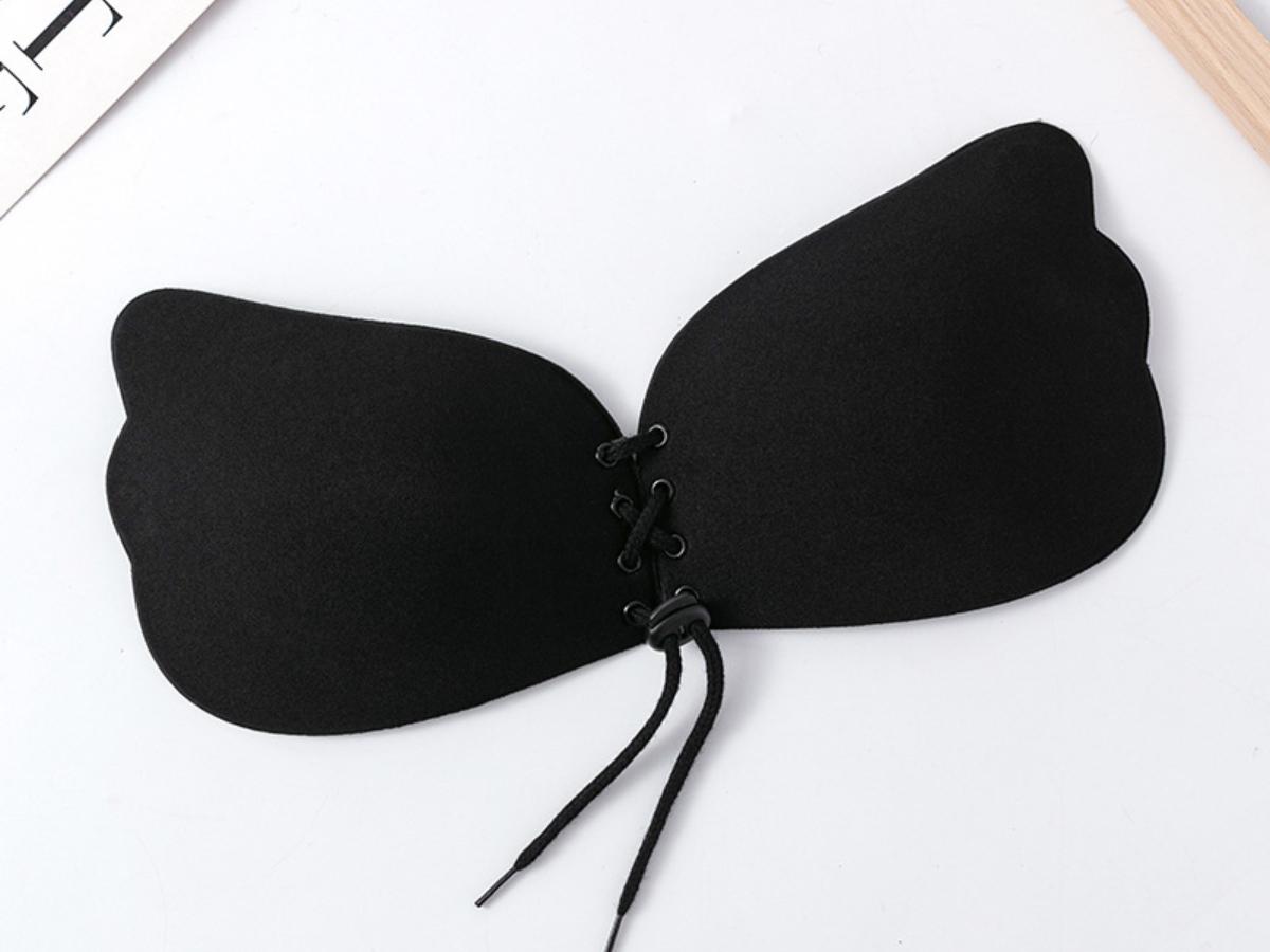 Chuẩn bị một số yêu cầu trước khi mặc áo bra dán dây rút 