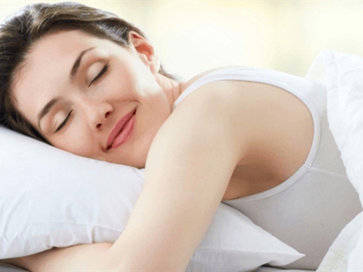 Các phương pháp phục hồi cơ và ngủ đủ giấc giúp tăng tuần hoàn máu, giảm đau và thúc đẩy tái tạo cơ