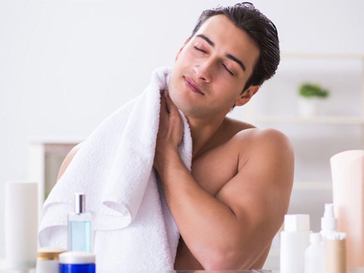 Lau khô sau khi vệ sinh để bảo vệ sức khỏe vùng kín