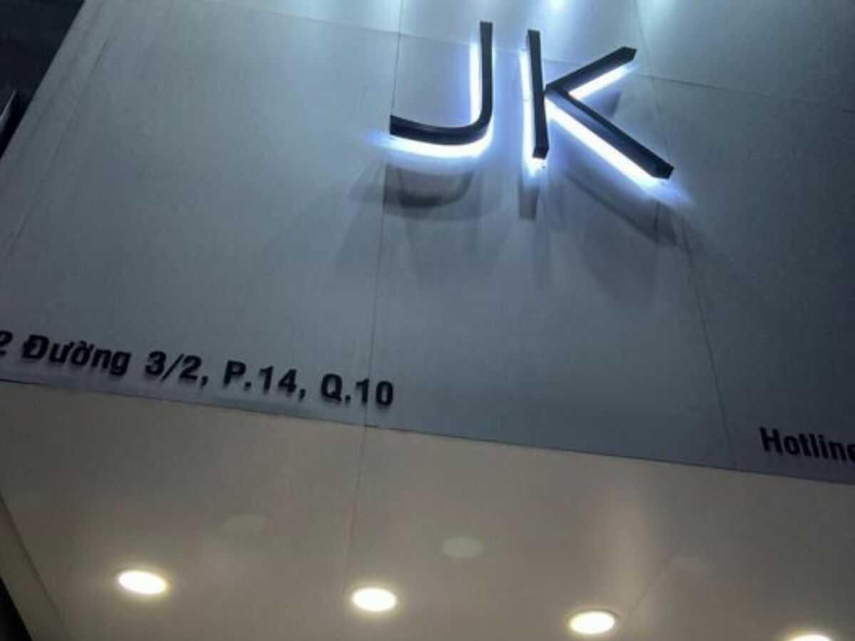 JK Shop quận 10 quần âu nam trẻ trung, giá cả ưu đãi