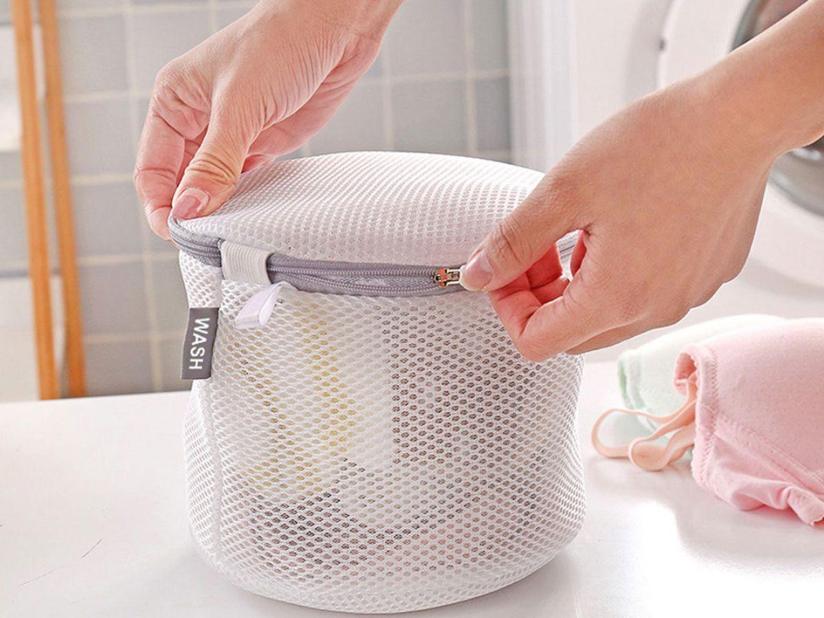 Sử dụng túi giặt để áo không bị mất form