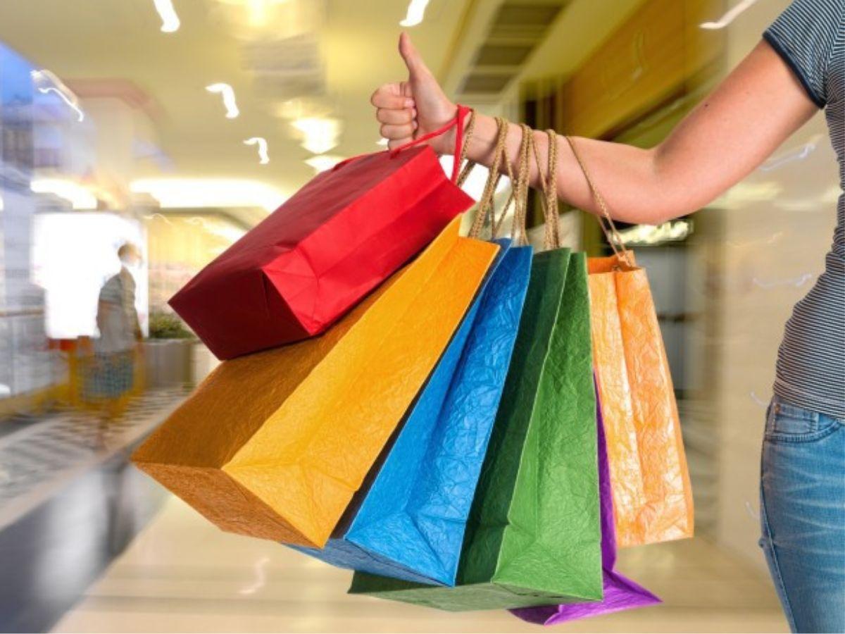 Mua trực tiếp sẽ giúp bạn tìm ra chiếc bra ưng ý hơn