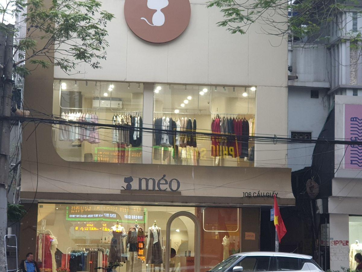 Méo Shop, được thành lập từ năm 2012, đã nhanh chóng trở thành một điểm đến quen thuộc của tín đồ thời trang nữ tại Hà Nội