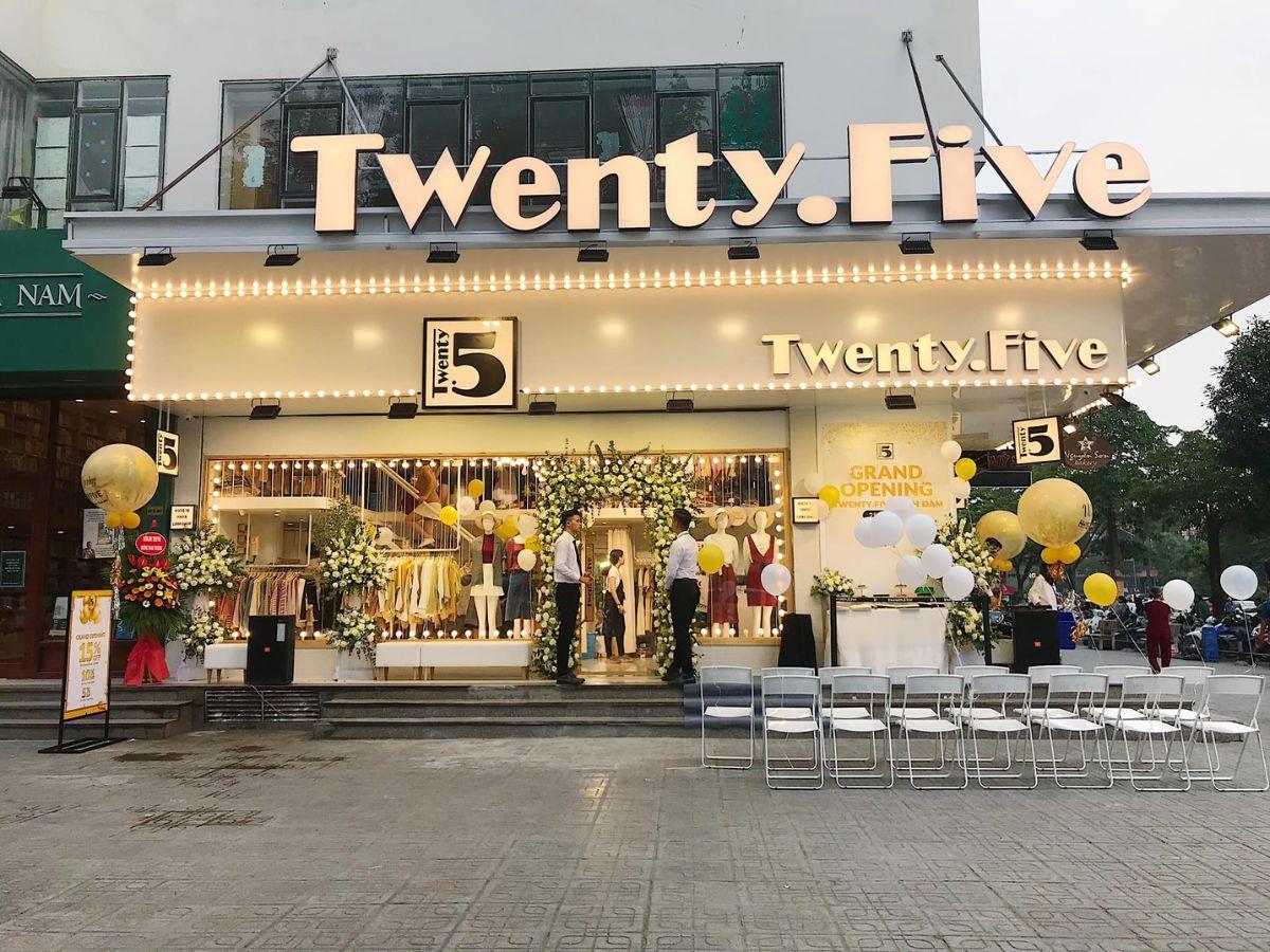 Twentyfive là một điểm đến mua sắm của nhiều cô nàng sinh viên, công sở