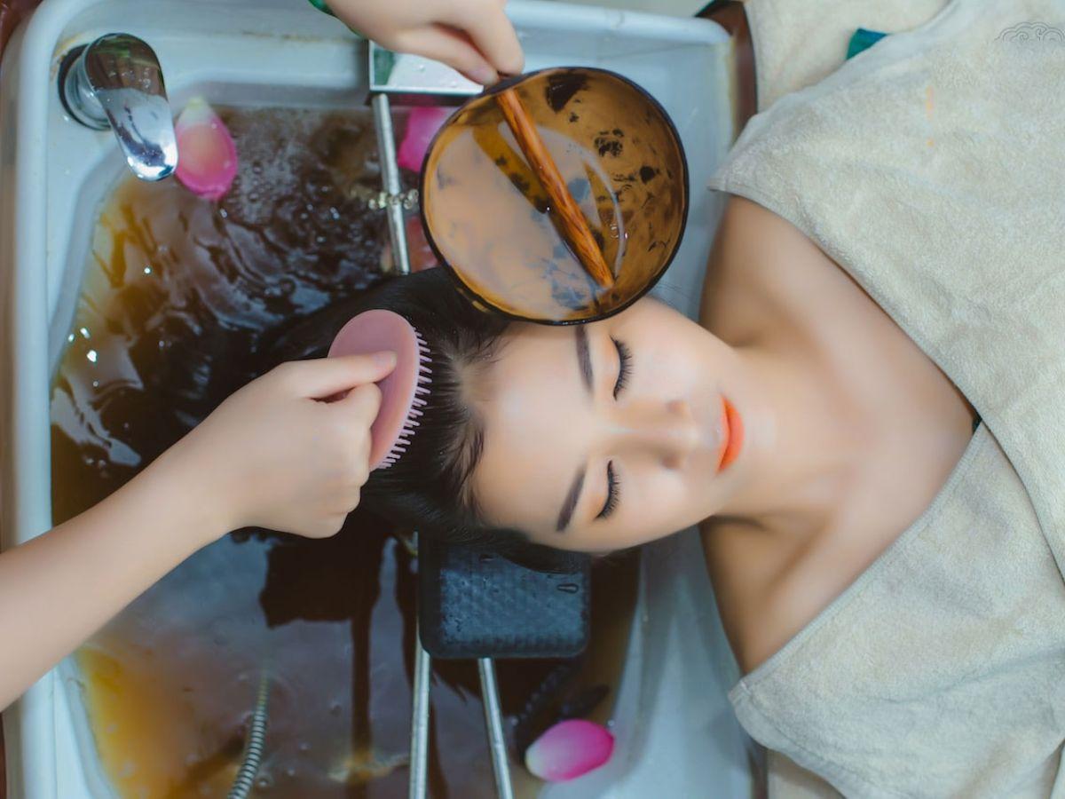 Gội đầu dưỡng sinh còn cải thiện tuần hoàn máu não, giúp tinh thần trở nên minh mẫn hơn