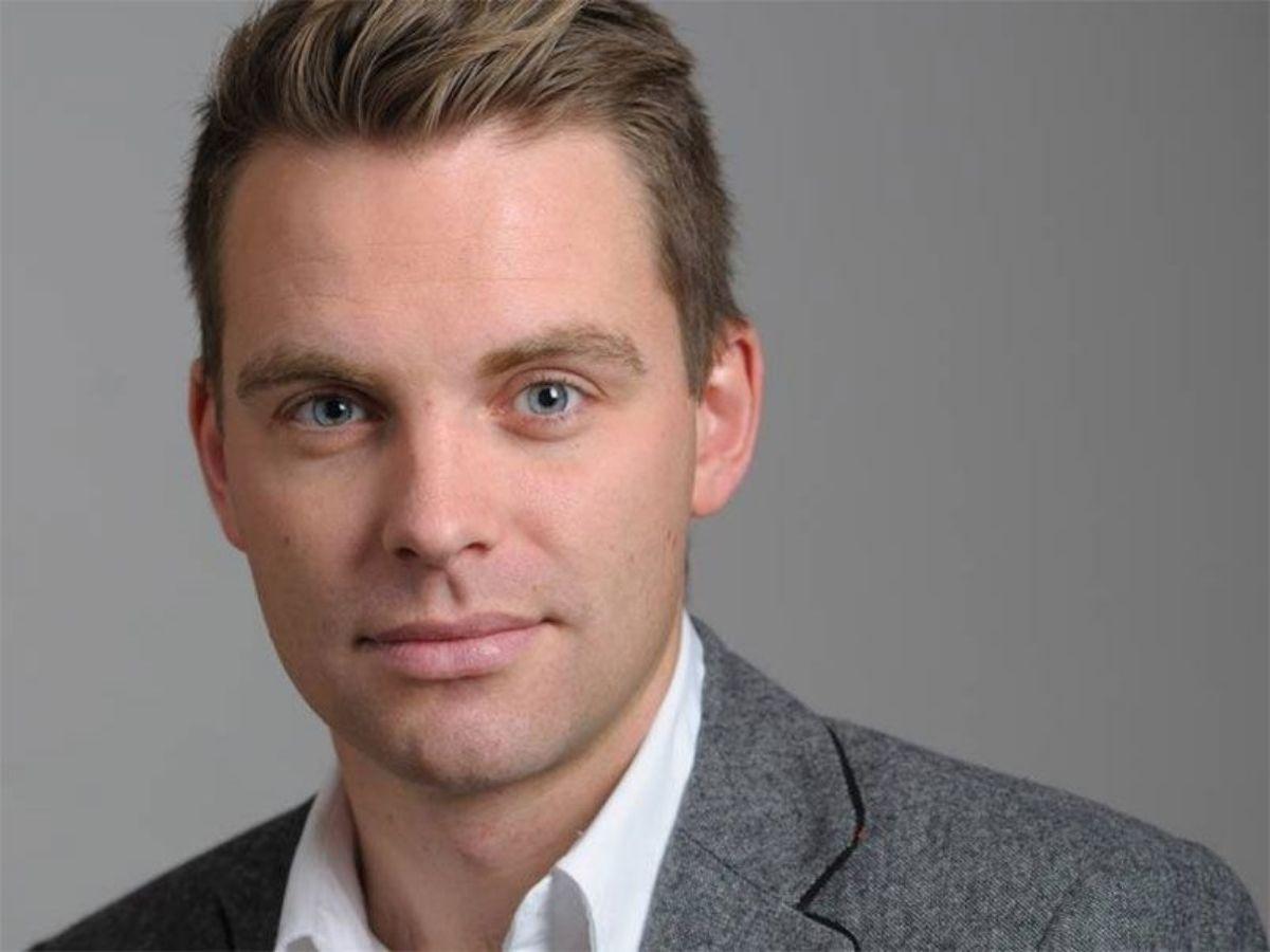 Pixie vuốt ngược là lựa chọn lý tưởng cho môi trường công sở