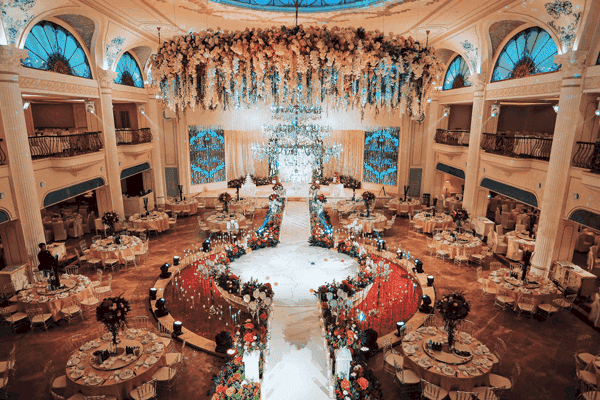 Không gian sang trọng tại nhà hàng Buffet Sen Hồ Tây